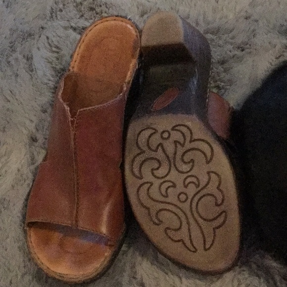 Born Brown platform sandals - Picture 2 of 2